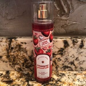Bath and Body Works Strawberry Poundcake Fine Mist Body Spray